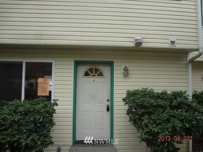 Building Photo - Spacious Condo in Renton