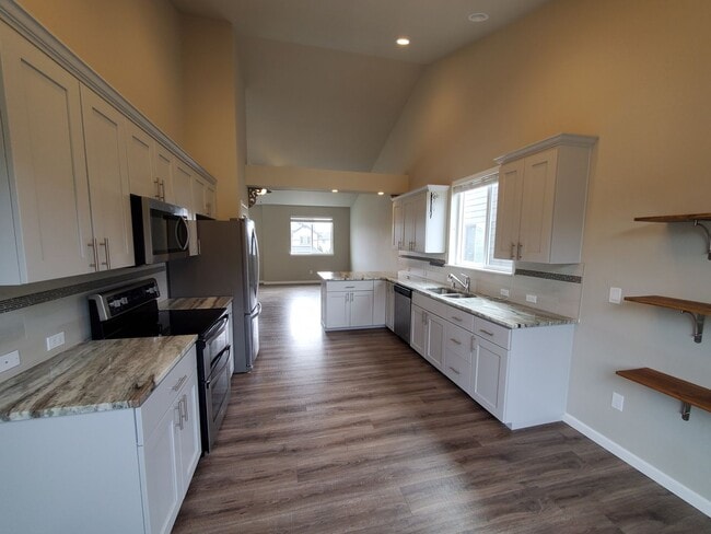 Photo - Beautiful Newer 4 Bedroom In Tahoma Terra Neighborhood!