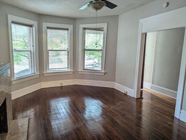 Photo - Beautiful 2 Bed 1 Bath Apartment with bonu...