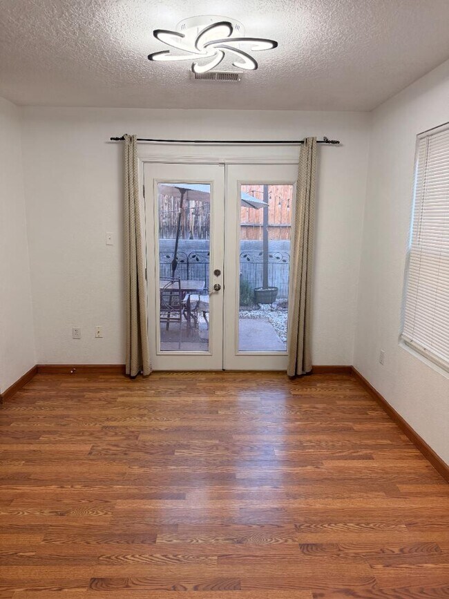 Photo - 8624 Alta Loma Ln NE