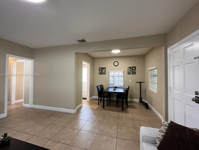 Photo - 1414 NE 178th St