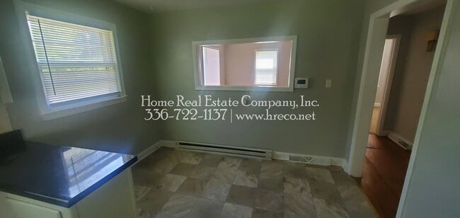 Photo - 1500 Montague St