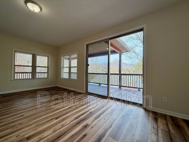 Photo - 22 Bassett Rd