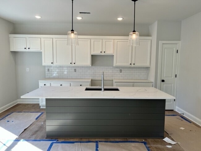 Photo - 238 Chenoweth Ln Unit 301