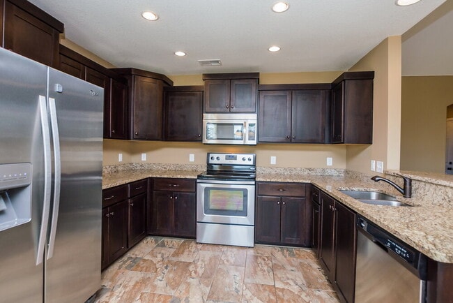 Photo - 3468 Avis Ln