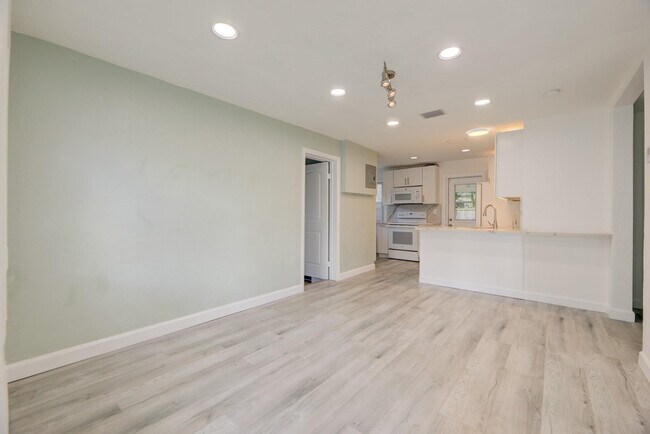 Photo - 1317 SW 31st St