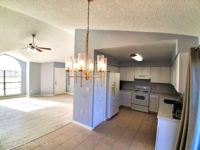 Photo - 426 Jupiter Blvd NW