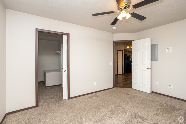 1BR, 1BA - 818SF - Dormitorio - Harvest Acres