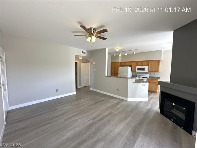 Photo - 1050 E Cactus Ave Unidad 2003