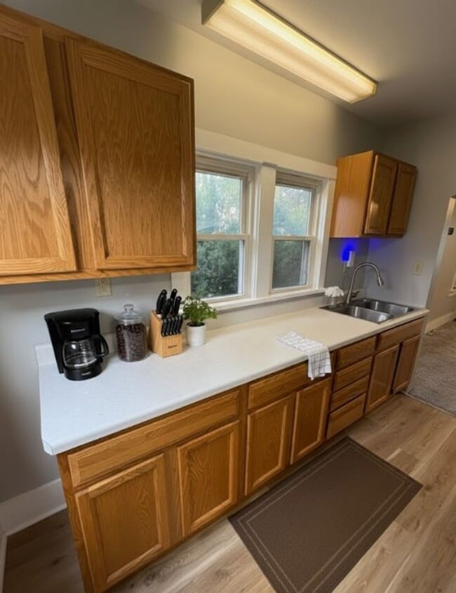 Building Photo - 2-Bed, 1-Bath House for Rent! NO APPLICATI...