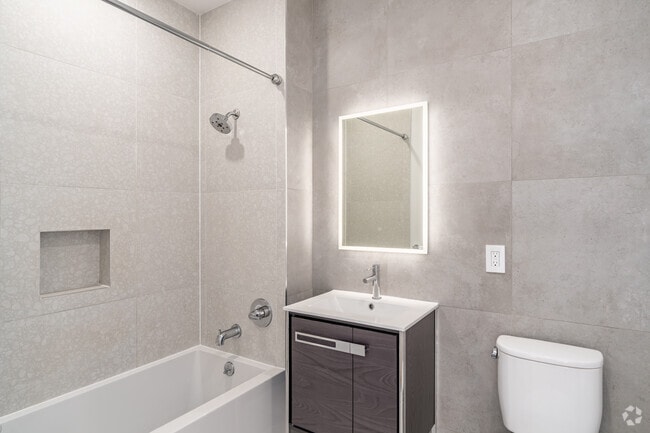 2BR, 1BR - 605SF - Bathroom