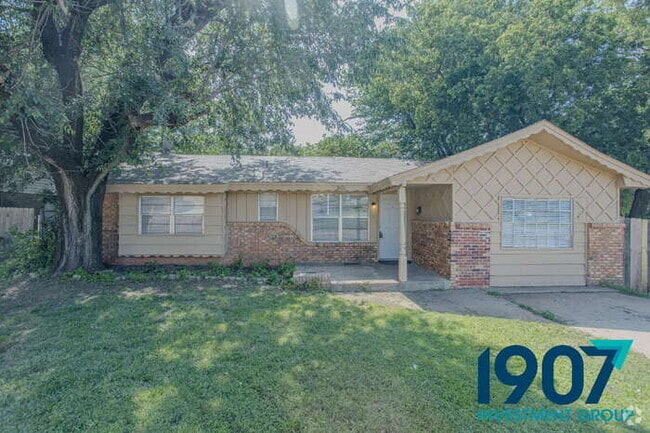 Building Photo - Charming 3-Bedroom Home in Del City - Read...