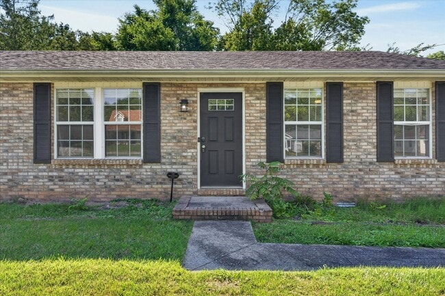Photo - 727 Acorn Dr