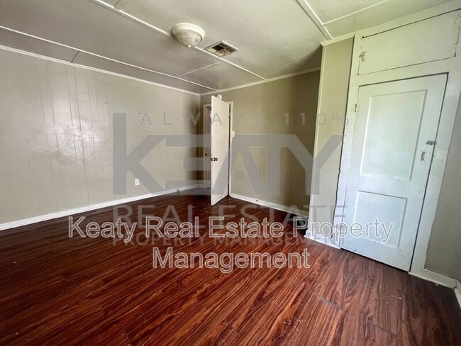 Photo - 109 Dora St
