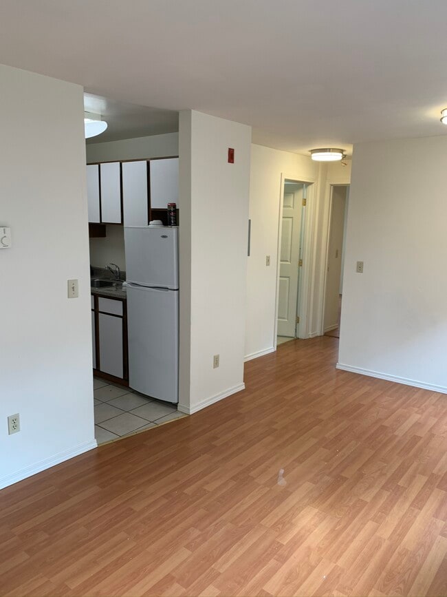 Photo - 4230 NE 8th Ave