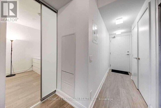Photo - 181 Dundas St E Unit 3815