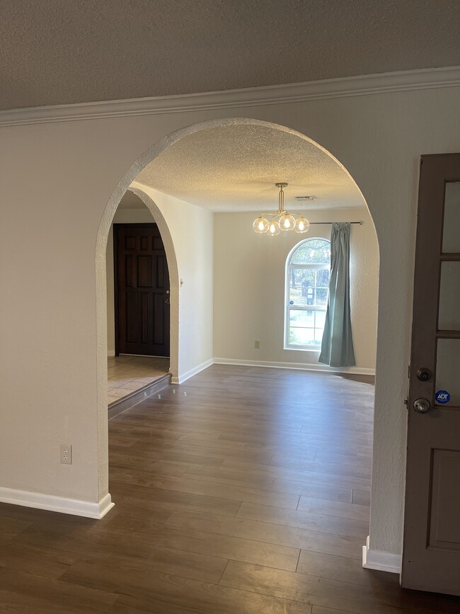 Photo - 604 Kees Cir