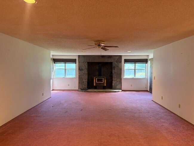 Photo - 8300 NW 15th St