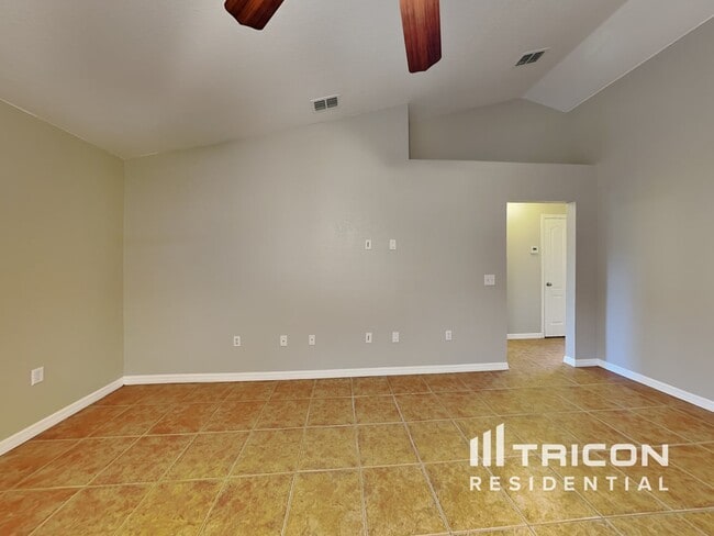 Photo - 6001 White Tail Loop