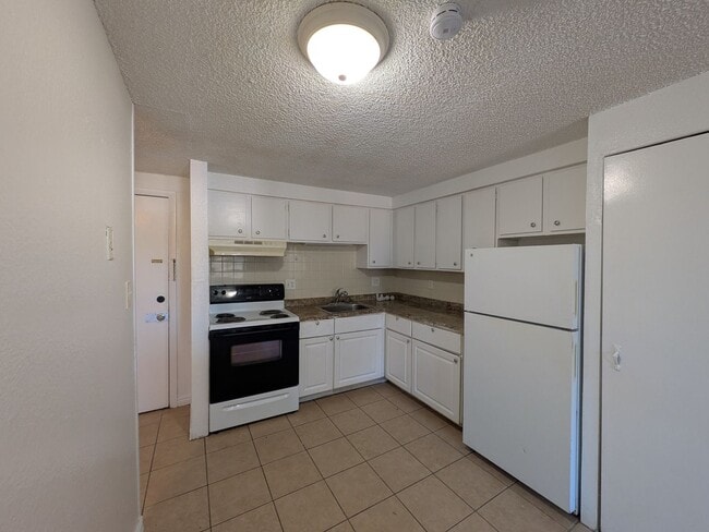 Photo - 2 Bed 2 Bath Condo Available NOW! Unit 205