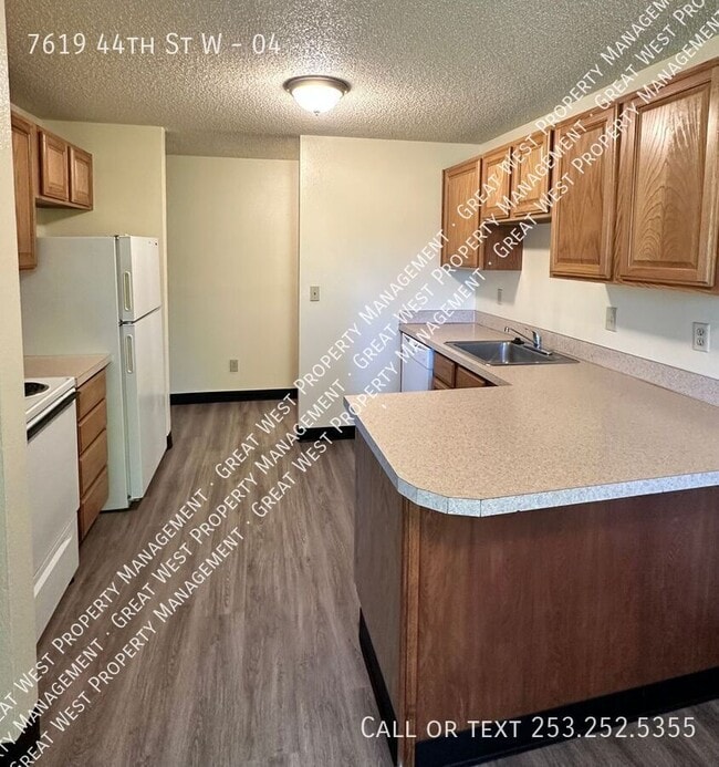 Photo - 7619 44th St W Unit 04