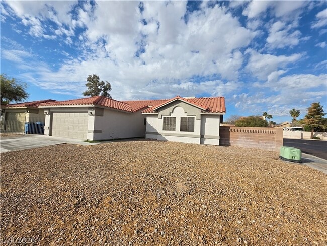 5843 Berry Hill Ln