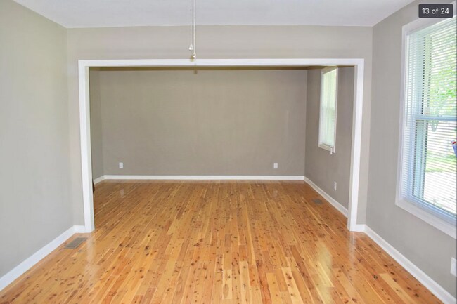 Photo - 442 Appleton Dr