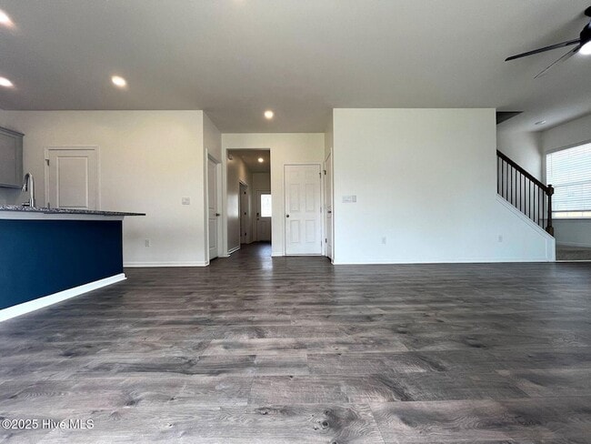 Photo - 275 Roberts Pl