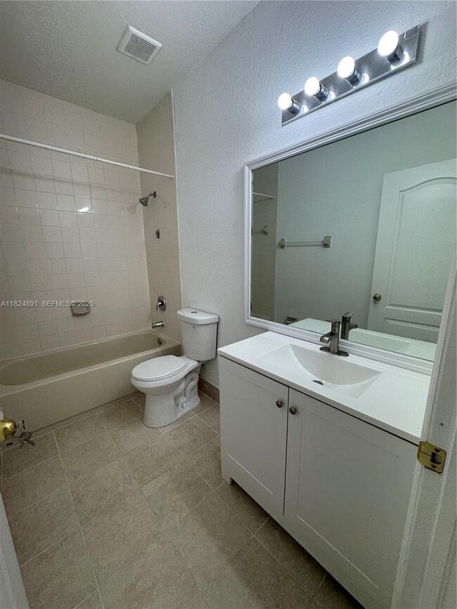 Photo - 1536 SE 25th St Unit 206