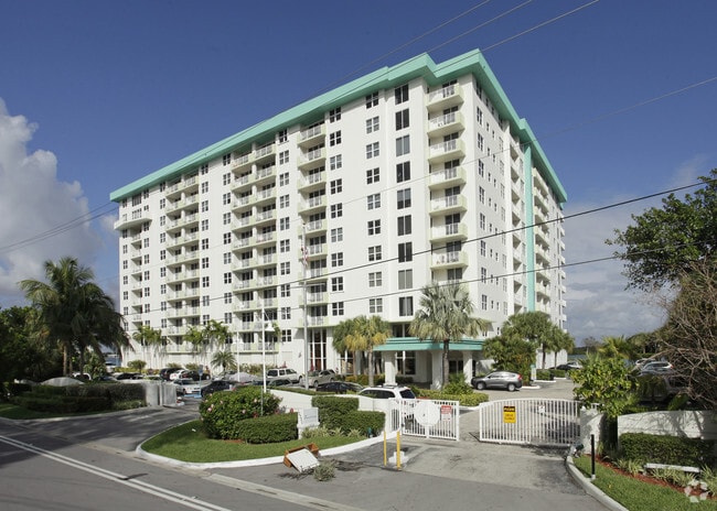 Photo - Island Pointe Condominiums