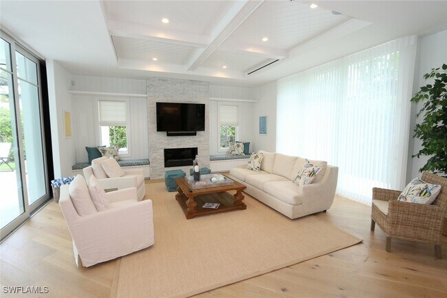 Photo - 300 2nd Ave N