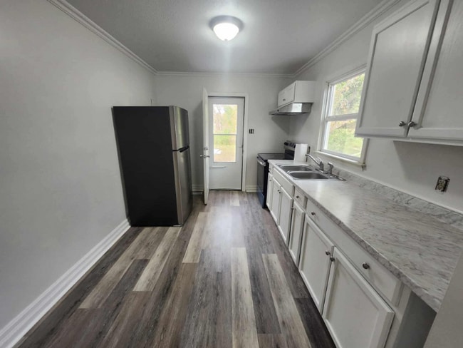 Photo - 609 W Holly St