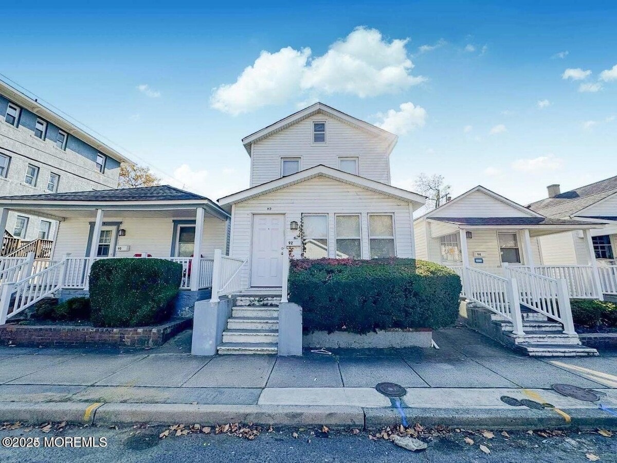 Photo - 92 Poplar Ave