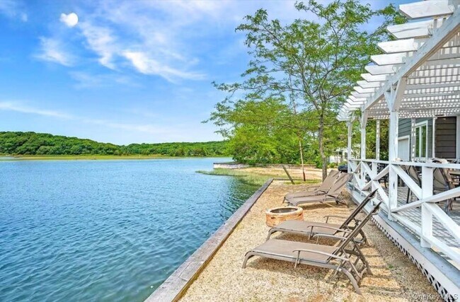 Photo - 286 Towd Point Rd