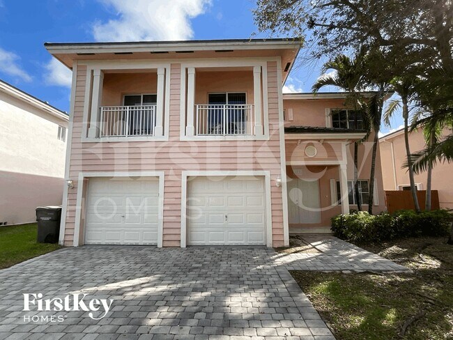 Building Photo - 377 NE 29th Terrace