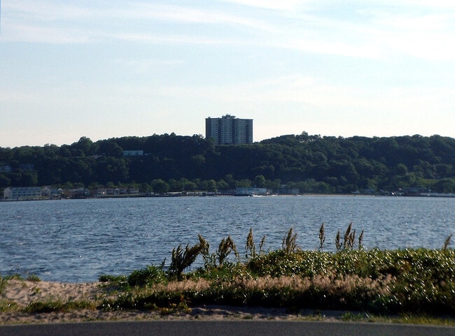 Photo - Eastpointe Condominium