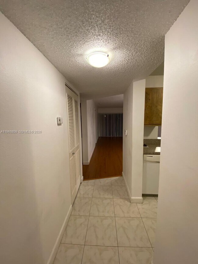 Photo - 8540 N Sherman Cir Unit 307