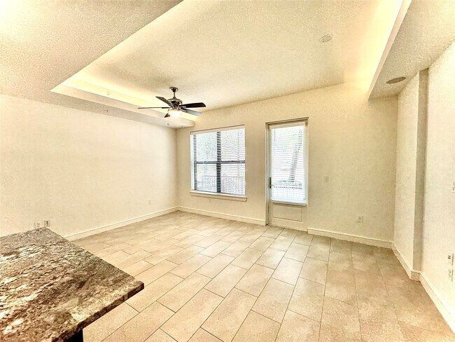 Photo - 2303 Mid Ln