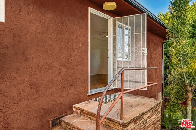 Photo - 1319 S Mansfield Ave