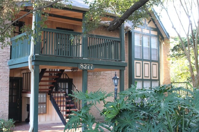 Building Photo - 8277 Kingsbrook Rd Unit 255