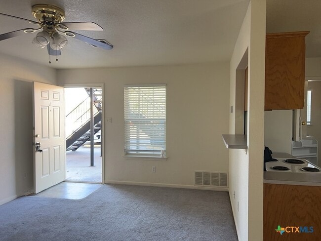 Photo - 105 W Truman Ave