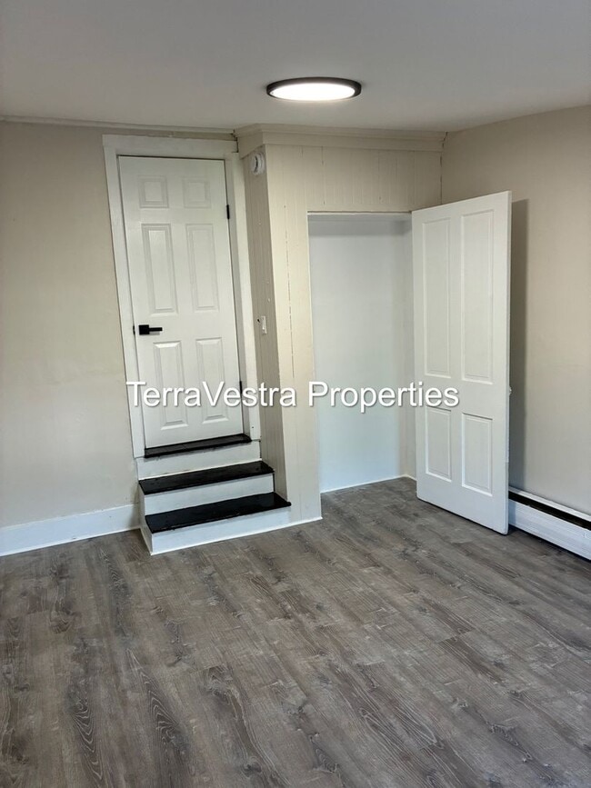 216 E Broadway Unit B