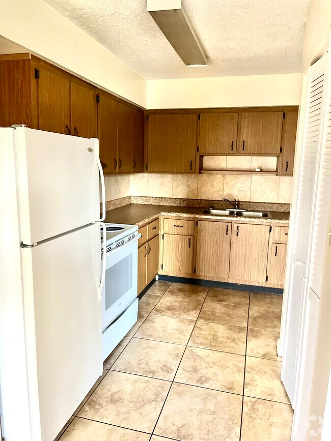 Rentals under 1,000 near Lakewood Park FL 2 Rentals