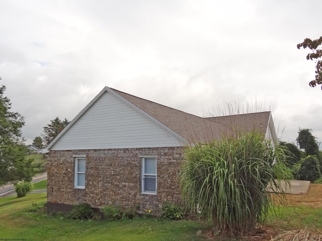 Photo - 2726 Stewartstown Rd