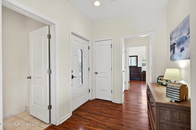 Photo - 153 Markham Dr