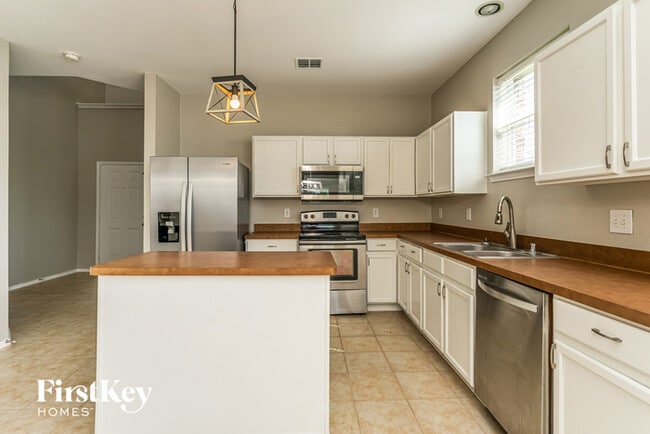 Photo - 221 Cookston Ln