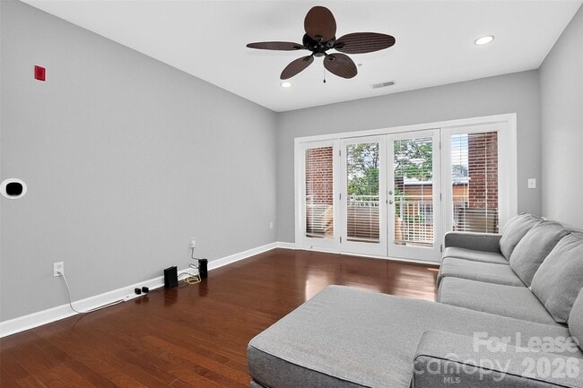 Photo - 1829 Kenilworth Ave
