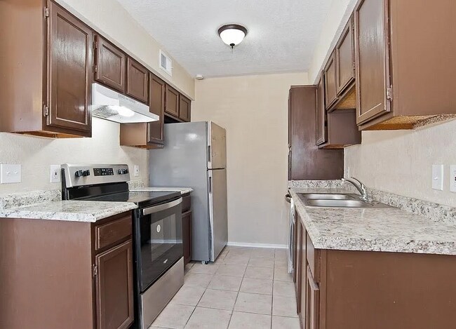 Photo - 8117 Foxfire Ln Unit A