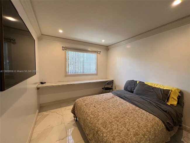 Photo - 1490 NW 34th St Unidad 2