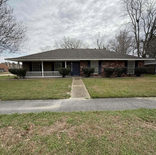 Building Photo - 3011 Cavalier Dr Rental